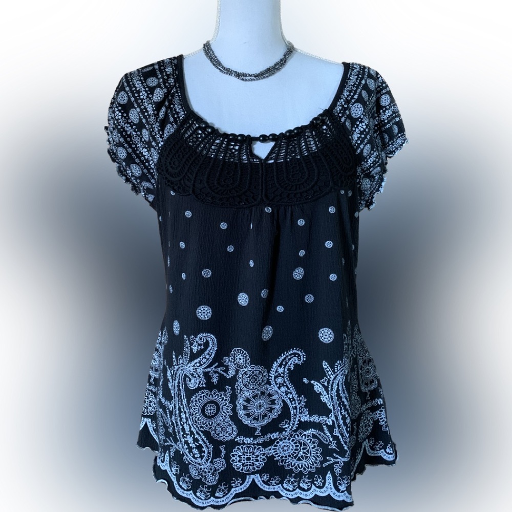 Absolutely Famous peasant style short sleeve top